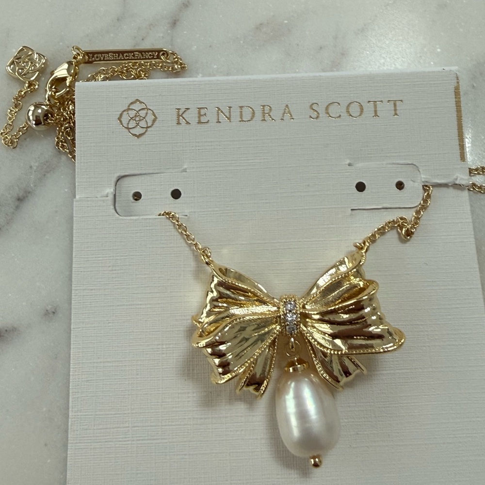 NEW Kendra Scott x Love Shack Fancy Gold Sparkle Bow Pearl Drop Necklace